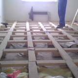 Jak správně položit a zajistit klády k betonové podlaze